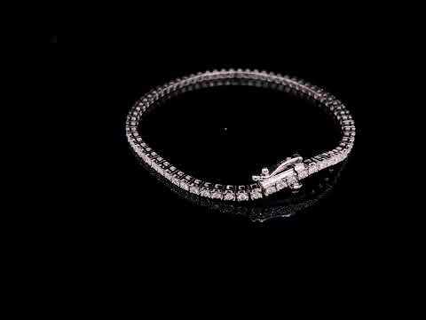Rotating video showing the jewelry item