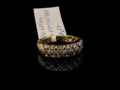 Rotating video showing the jewelry item
