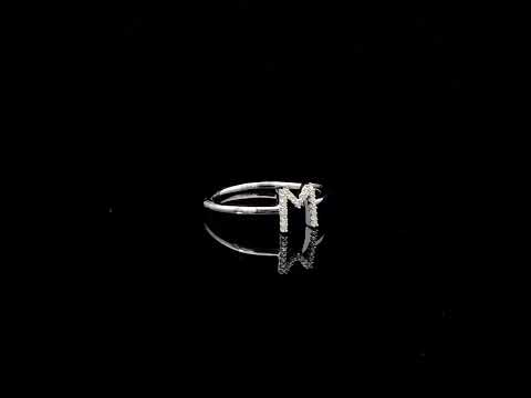 Rotating video showing the jewelry item