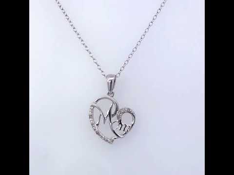 Rotating video showing the jewelry item