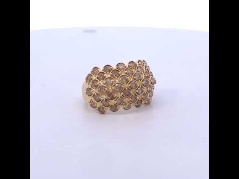 Rotating video showing the jewelry item