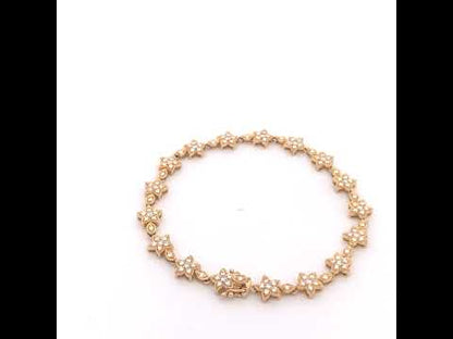 Rotating video showing the jewelry item