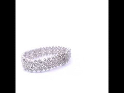 Rotating video showing the jewelry item