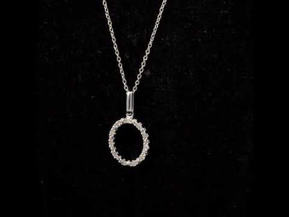 Rotating video showing the jewelry item