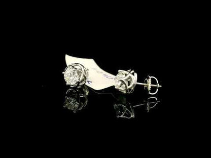 Rotating video showing the jewelry item