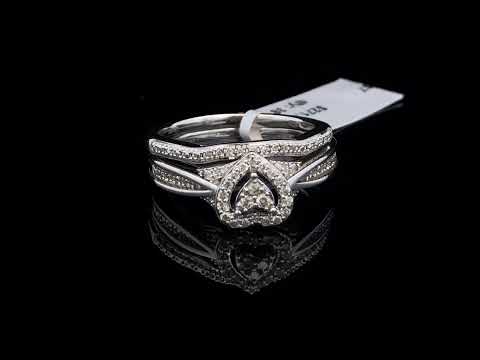 Rotating video showing the jewelry item