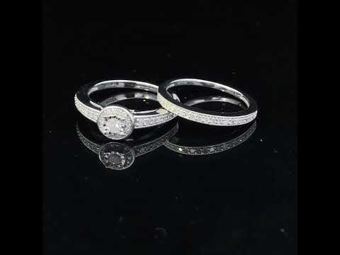 Rotating video showing the jewelry item