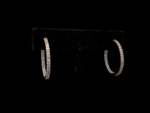 Rotating video showing the jewelry item
