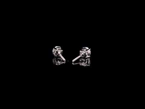 Rotating video showing the jewelry item