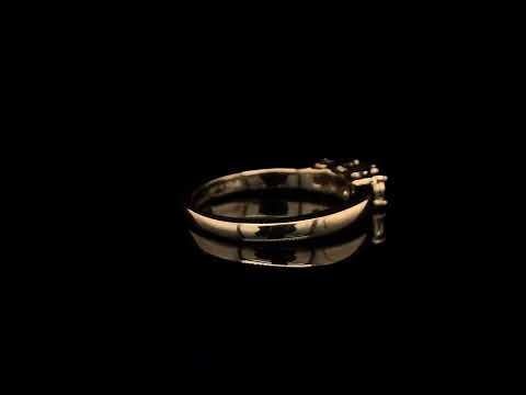 Rotating video showing the jewelry item