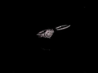 Rotating video showing the jewelry item