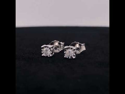 Rotating video showing the jewelry item