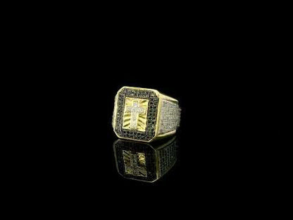 Rotating video showing the jewelry item