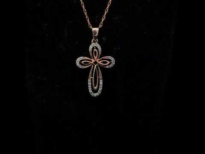 Rotating video showing the jewelry item