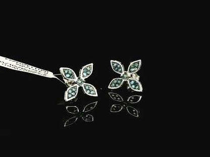 Rotating video showing the jewelry item