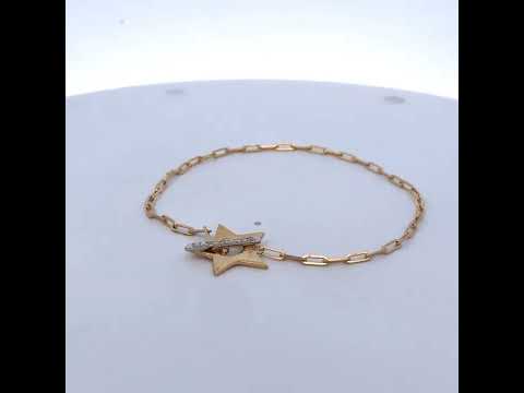 Rotating video showing the jewelry item