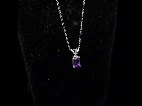 Rotating video showing the jewelry item