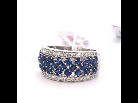 Rotating video showing the jewelry item