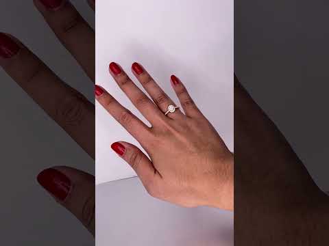 Rotating video showing the jewelry item