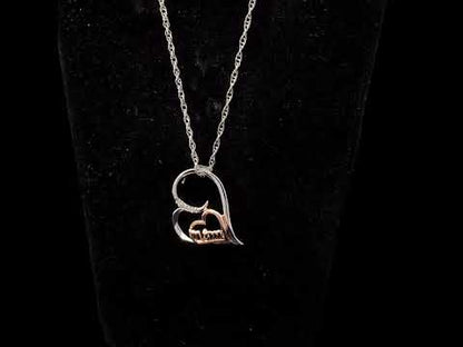 Rotating video showing the jewelry item