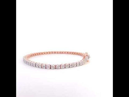 Rotating video showing the jewelry item