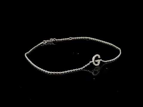 Rotating video showing the jewelry item
