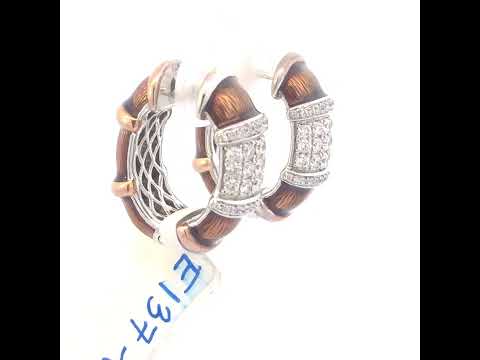 Rotating video showing the jewelry item