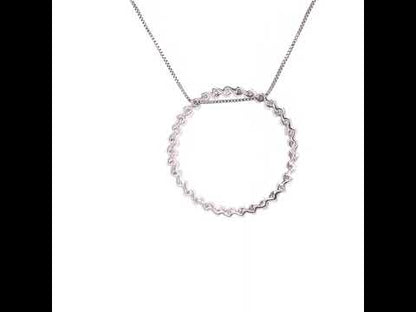 Rotating video showing the jewelry item