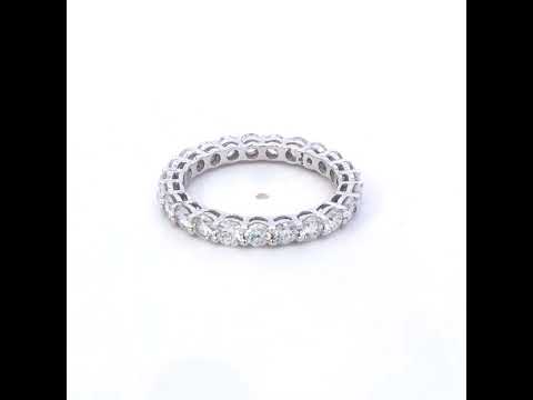 Rotating video showing the jewelry item