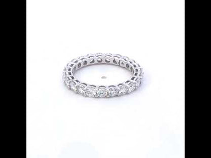 Rotating video showing the jewelry item