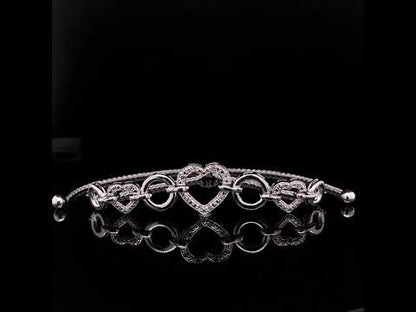 Rotating video showing the jewelry item