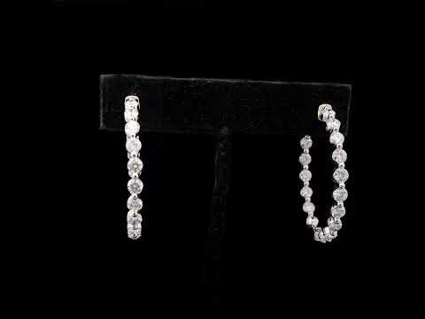 Rotating video showing the jewelry item