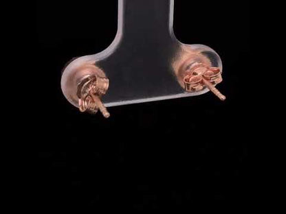 Rotating video showing the jewelry item