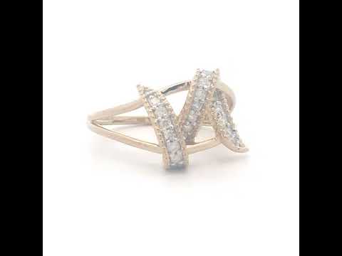 Rotating video showing the jewelry item