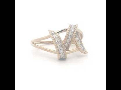 Rotating video showing the jewelry item