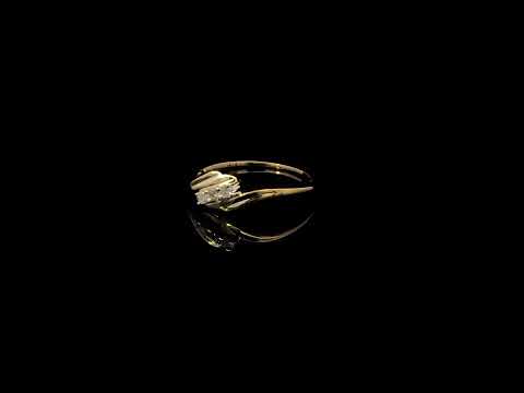 Rotating video showing the jewelry item