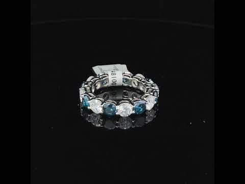 Rotating video showing the jewelry item