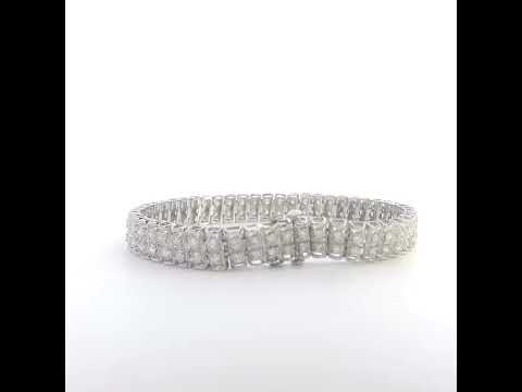 Rotating video showing the jewelry item