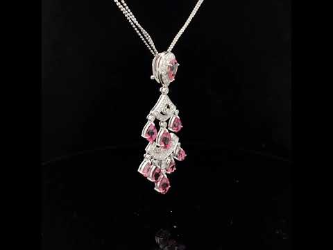 Rotating video showing the jewelry item