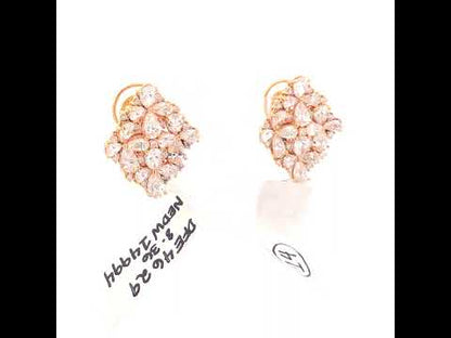 Rotating video showing the jewelry item