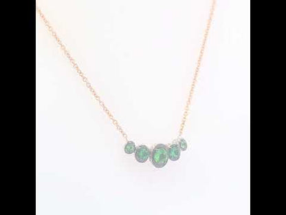 Rotating video showing the jewelry item