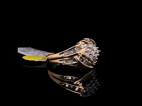 Rotating video showing the jewelry item