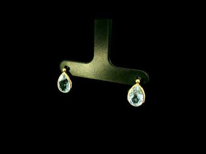 Rotating video showing the jewelry item