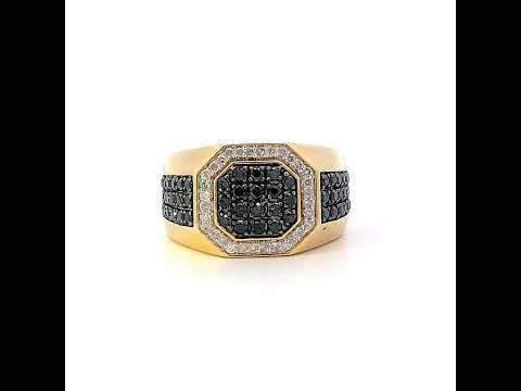 Rotating video showing the jewelry item