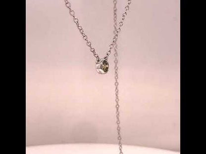 Rotating video showing the jewelry item