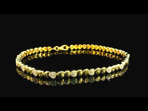 Rotating video showing the jewelry item
