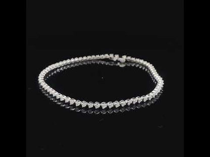 Rotating video showing the jewelry item