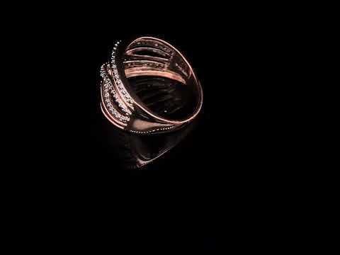 Rotating video showing the jewelry item