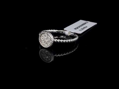 Rotating video showing the jewelry item