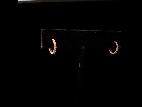 Rotating video showing the jewelry item